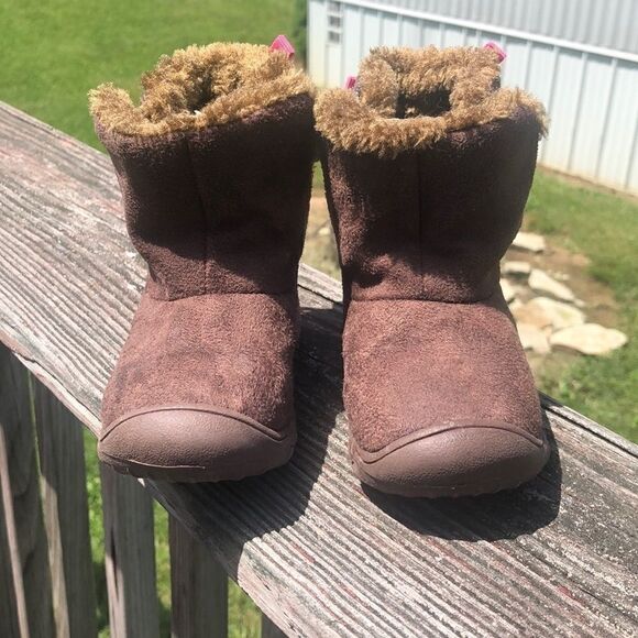 ⬇️Carters Child of Mine Boots - Picture 1 of 6